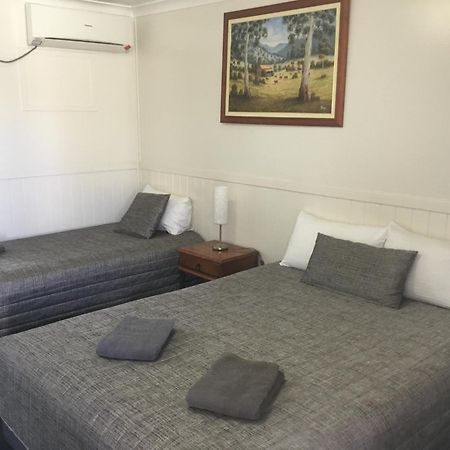 Charleville Waltzing Matilda Motor Inn Dış mekan fotoğraf