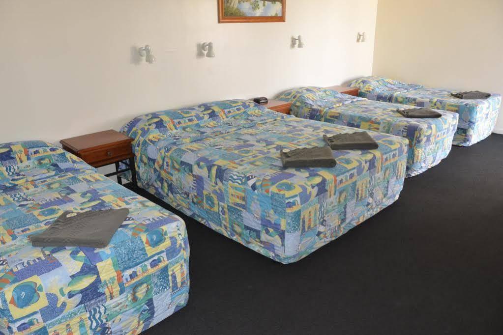Charleville Waltzing Matilda Motor Inn Dış mekan fotoğraf