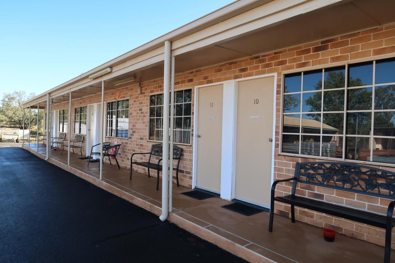 Charleville Waltzing Matilda Motor Inn Dış mekan fotoğraf