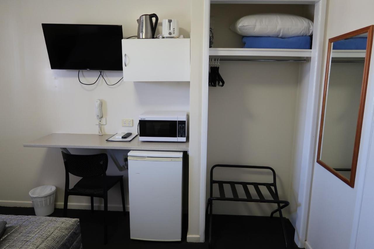 Charleville Waltzing Matilda Motor Inn Dış mekan fotoğraf