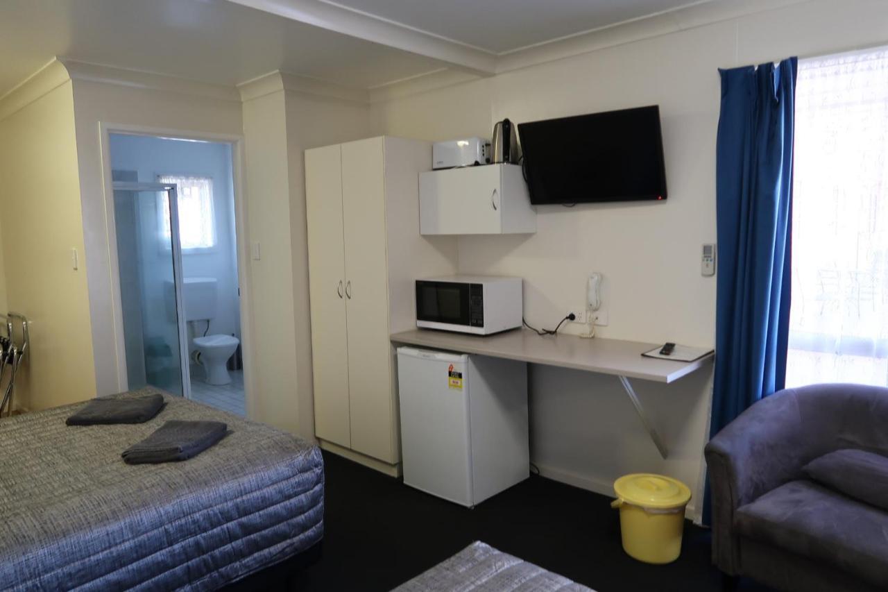 Charleville Waltzing Matilda Motor Inn Dış mekan fotoğraf