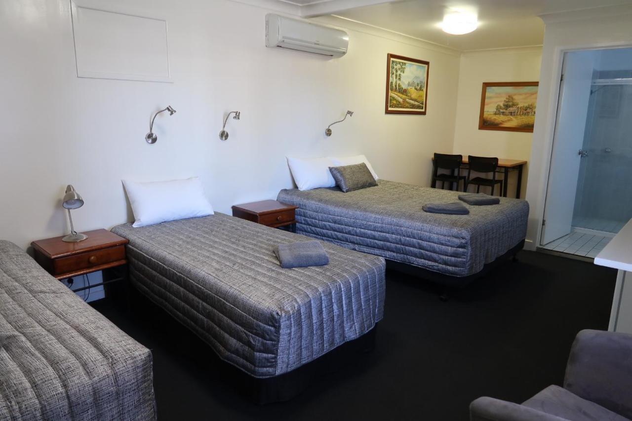 Charleville Waltzing Matilda Motor Inn Dış mekan fotoğraf