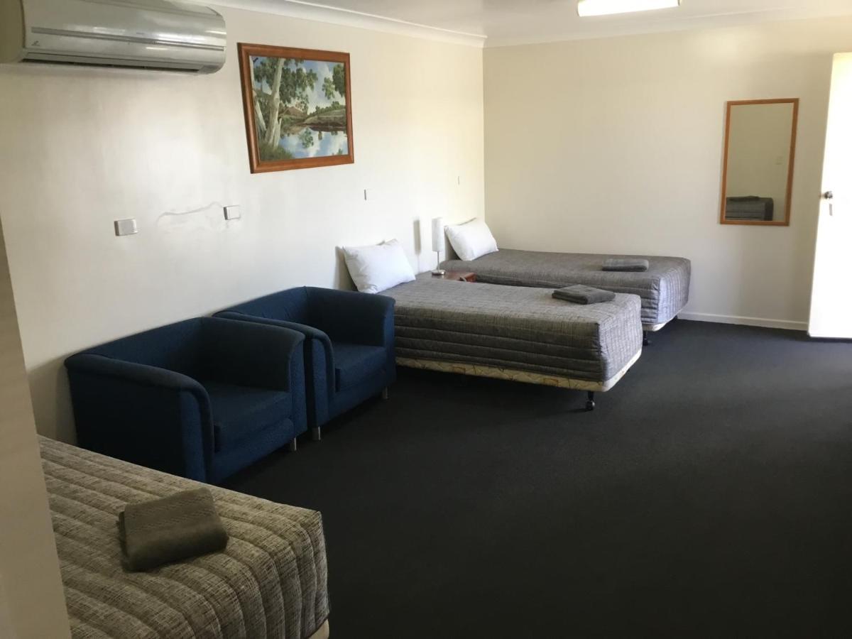 Charleville Waltzing Matilda Motor Inn Dış mekan fotoğraf