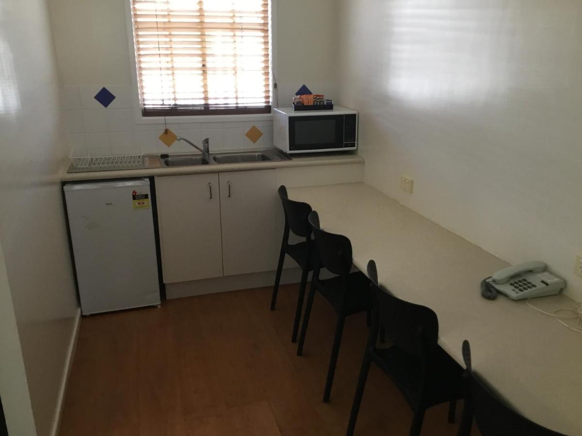 Charleville Waltzing Matilda Motor Inn Dış mekan fotoğraf