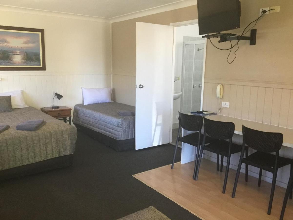 Charleville Waltzing Matilda Motor Inn Dış mekan fotoğraf