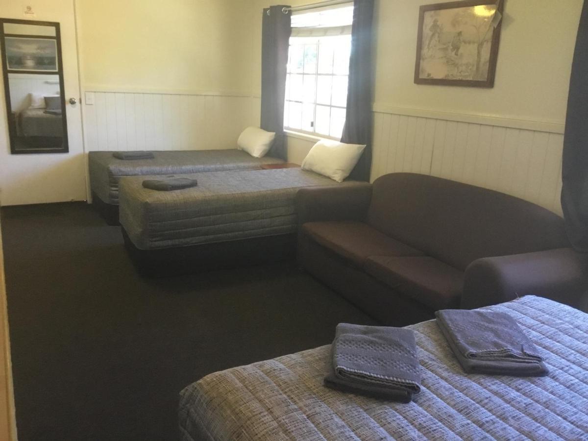 Charleville Waltzing Matilda Motor Inn Dış mekan fotoğraf