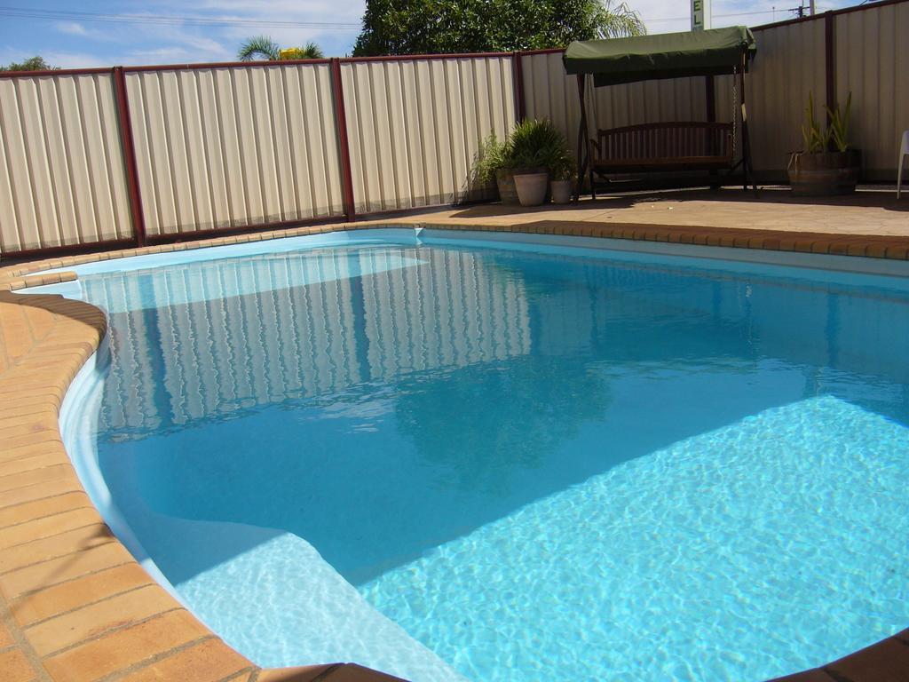 Charleville Waltzing Matilda Motor Inn Dış mekan fotoğraf